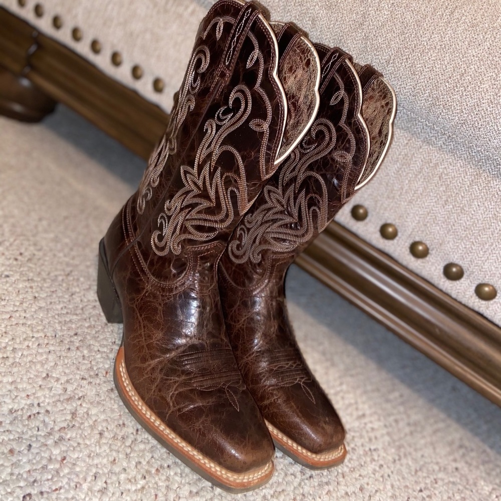 Ariat cowgirl boots leather size 9